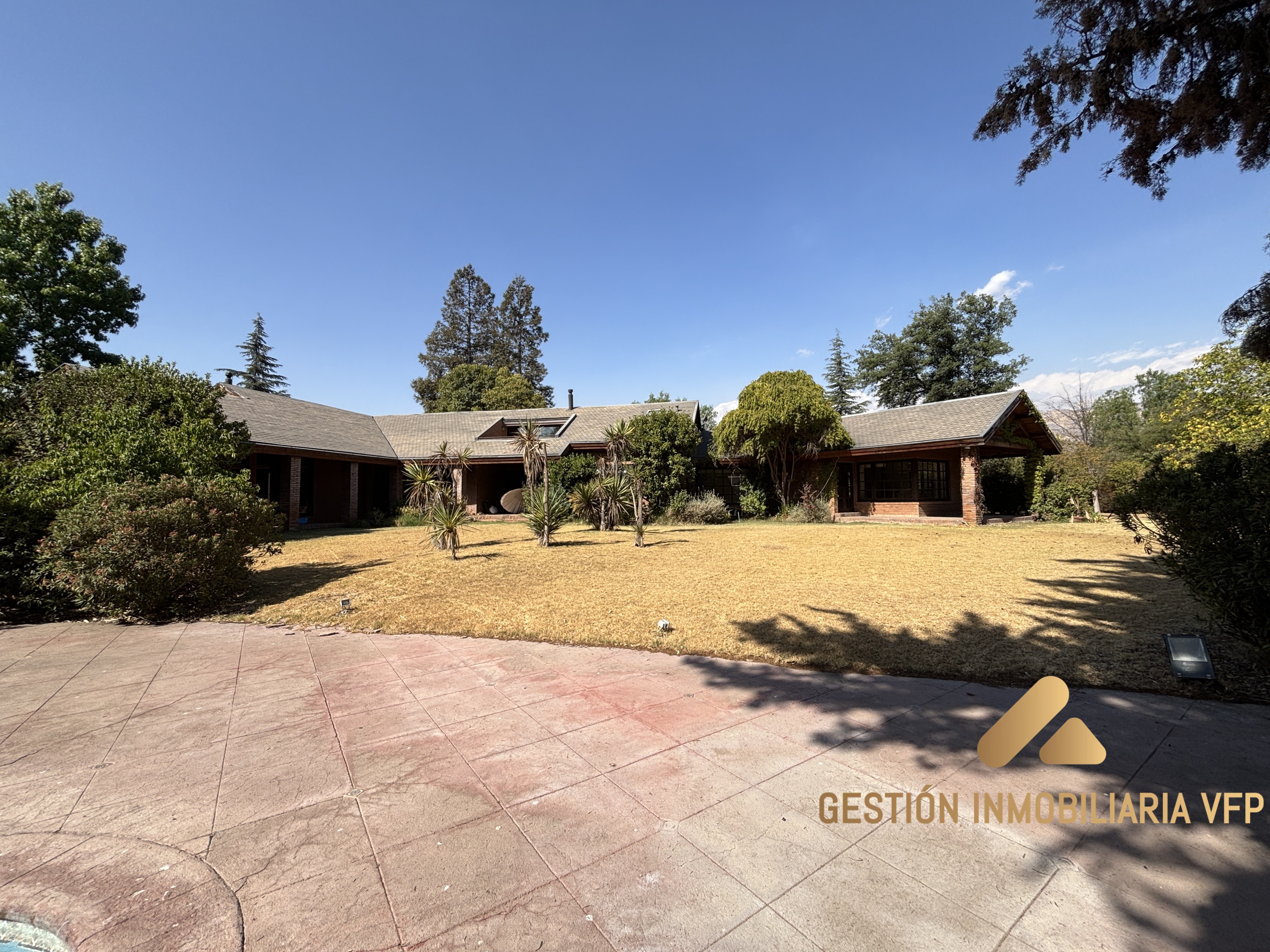 Casa En Venta En Chicureo Central 674M2 en Parcela de 5.000 m2